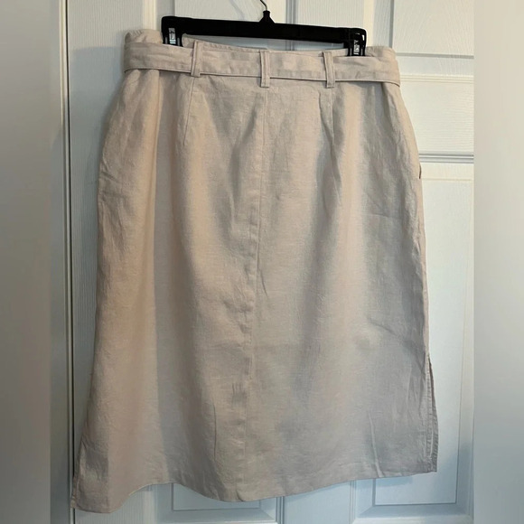 ☀️Banana Republic women skirt M skirt off-white cream buttons pockets lin… - Picture 3 of 9